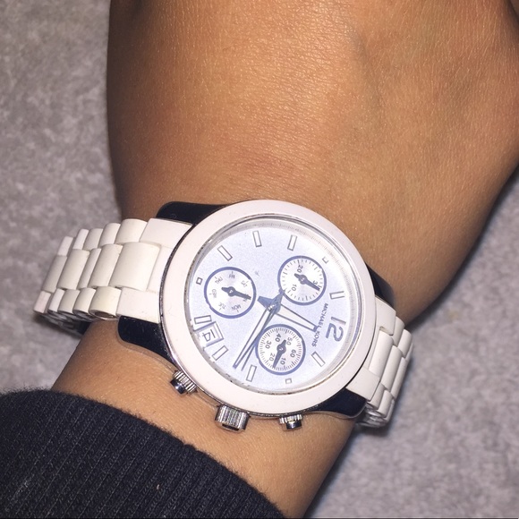 Micheal Kors women’s watch - Picture 2 of 4